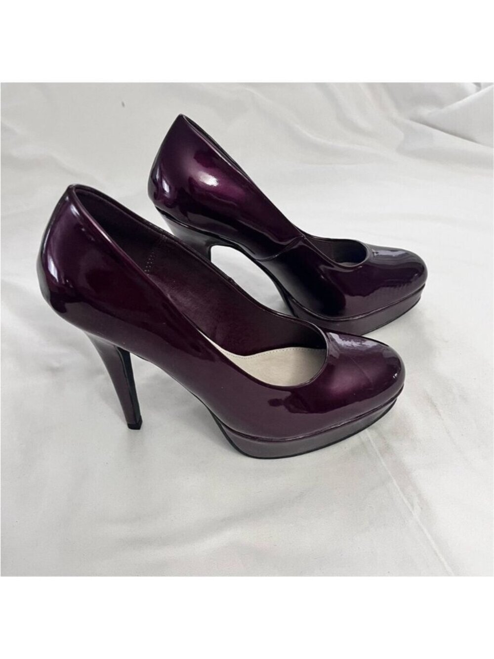Size 7 ● Patent Leather Burgundy High Heels